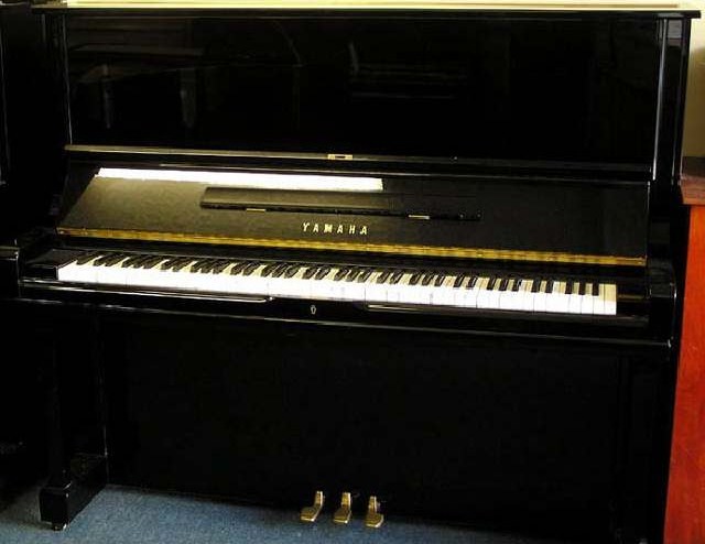 yamaha upright pianos